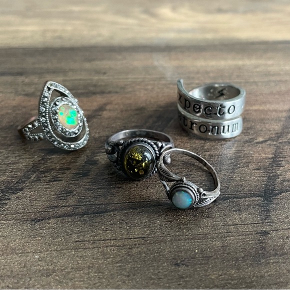 4 Miscellaneous Rings - Picture 1 of 7